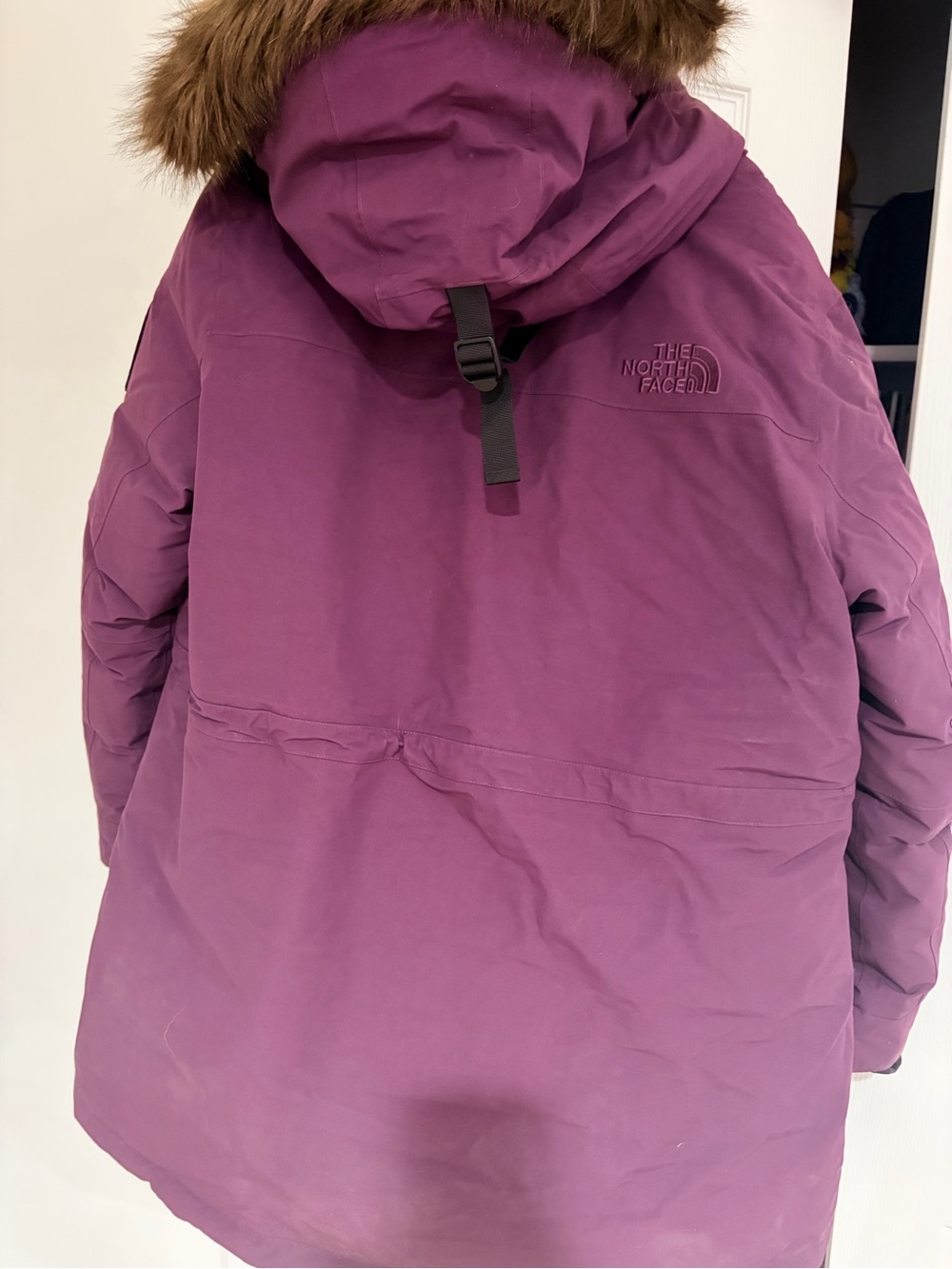 North face women’s Expedition McMurdo Parka. NWT! - Picture 6 of 7